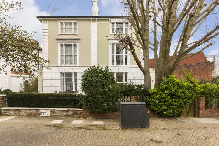 Modern Studio Apartment Priory Road, West Hampstead